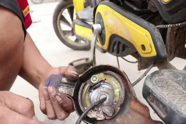 泸州市电动车刹车故障